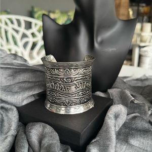 SILVER ANTIQUE CUFF-CHUNKY SILVER BRACELET-VINTAGE PATTERN CUFF